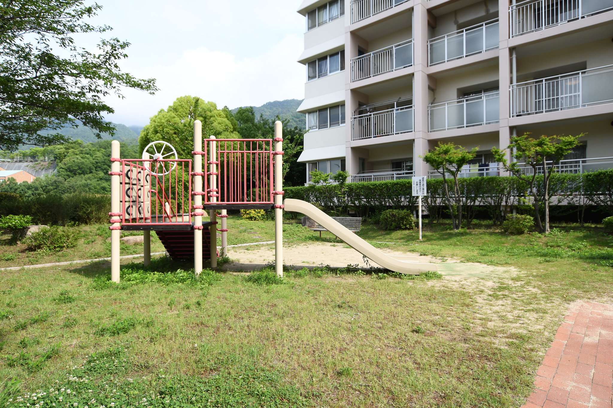 グリーヒルズ六甲の敷地内公園