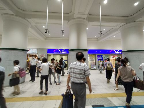 JR神戸線三ノ宮駅(東出口)を東側に