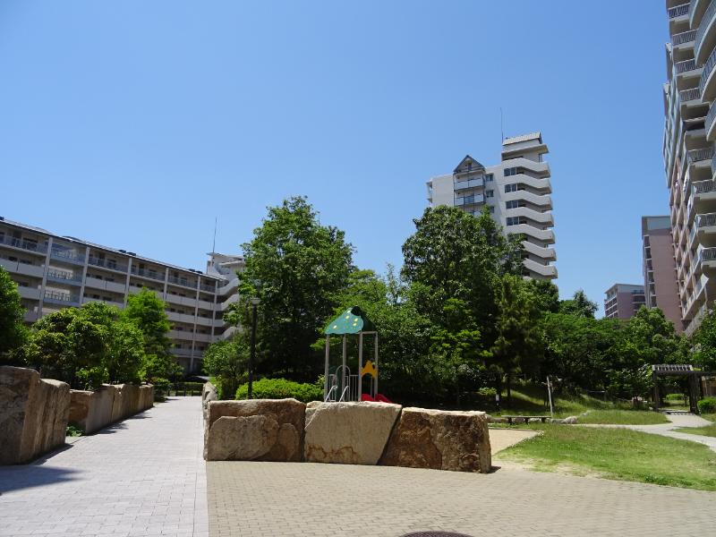 西宮マリナパークシティ丘のある街
