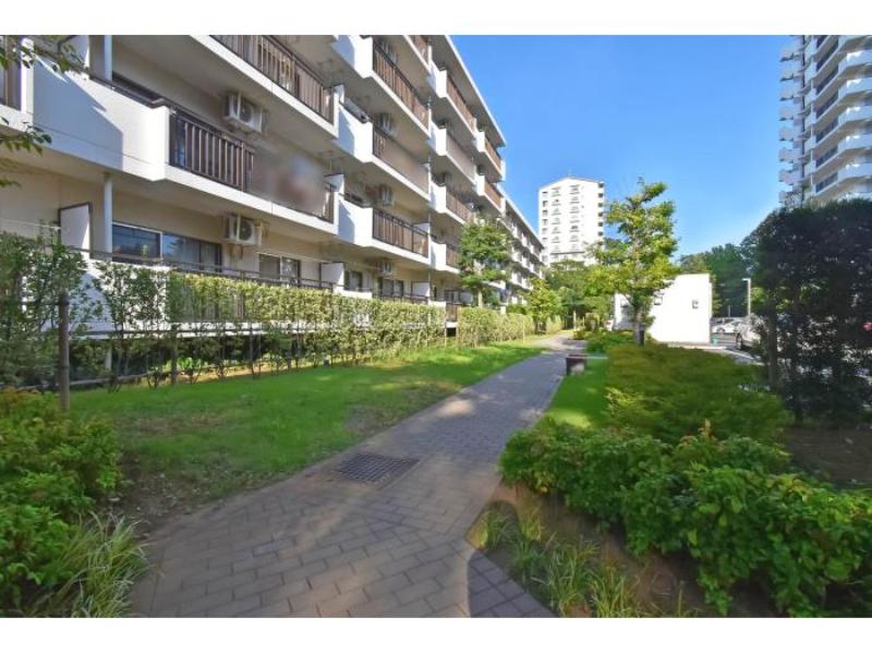 光が丘パークタウン いちょう通り八番街 