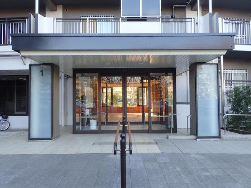 光が丘パークタウンゆりの木通り北